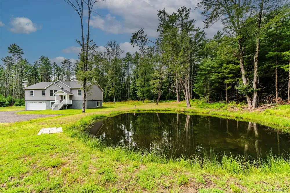 26 Summit Drive Barryville, NY 12719