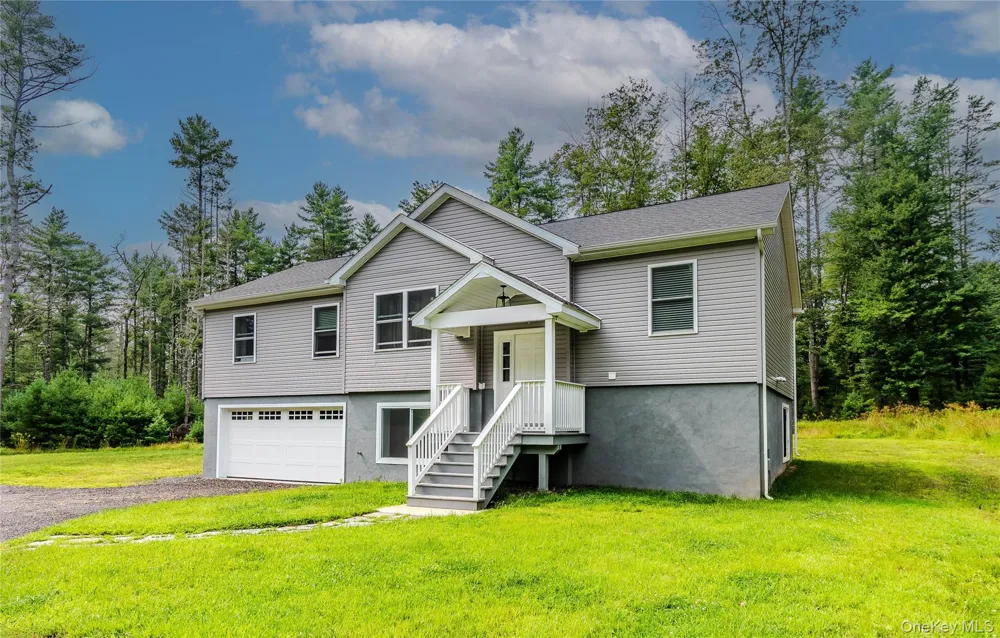 26 Summit Drive Barryville, NY 12719