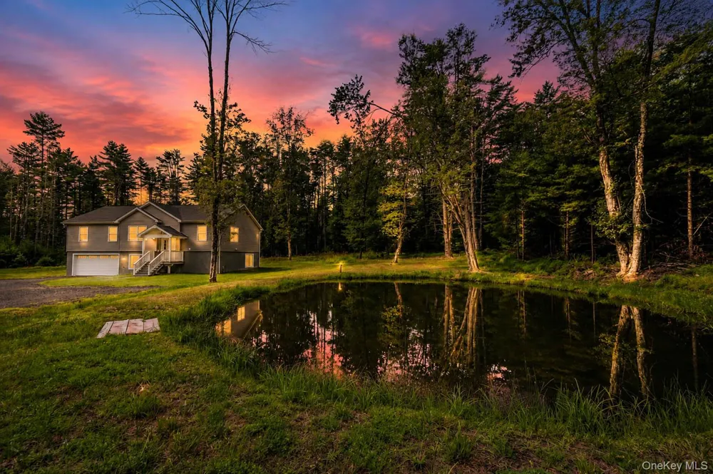 26 Summit Drive Barryville, NY 12719