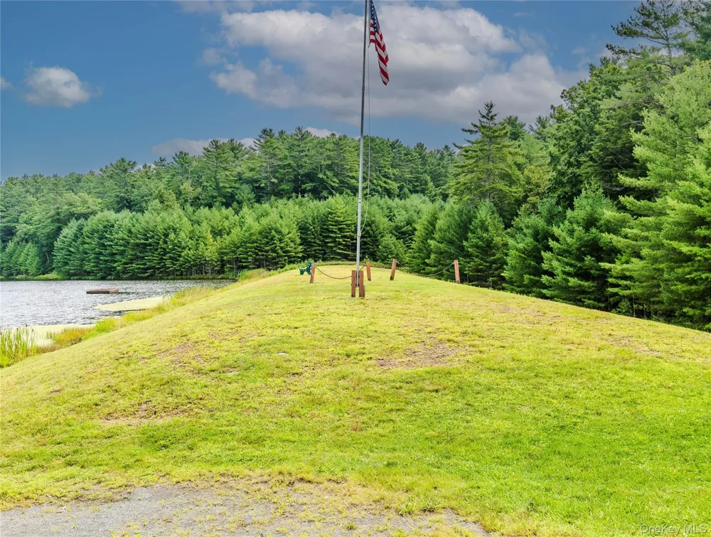 26 Summit Drive Barryville, NY 12719