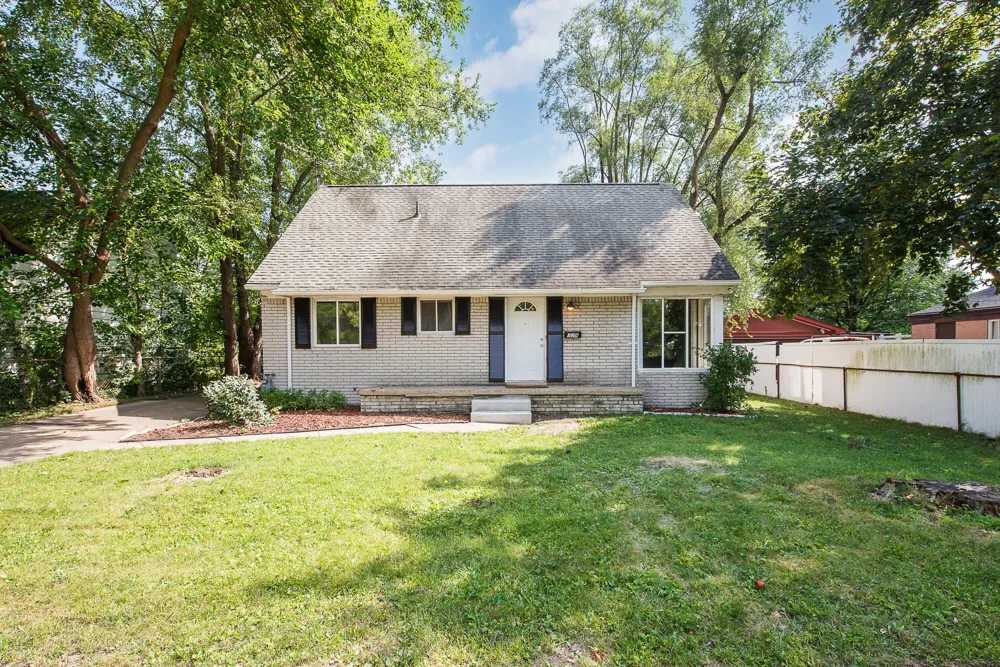 729 Cayuga Street Ypsilanti, MI 48198