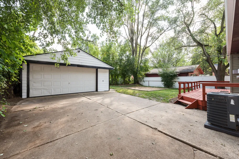 729 Cayuga Street Ypsilanti, MI 48198