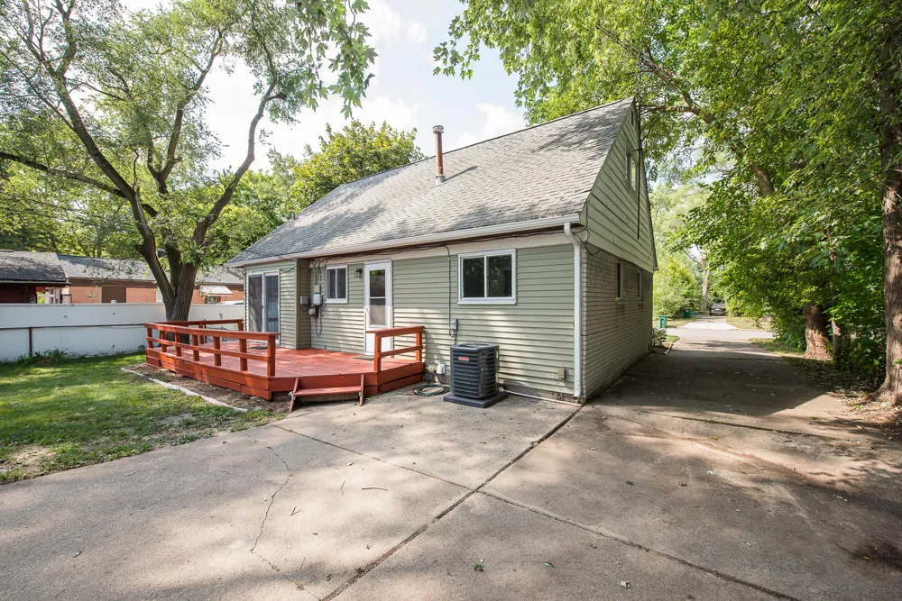 729 Cayuga Street Ypsilanti, MI 48198