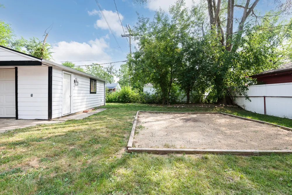 729 Cayuga Street Ypsilanti, MI 48198