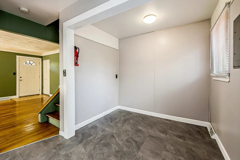 729 Cayuga Street Ypsilanti, MI 48198