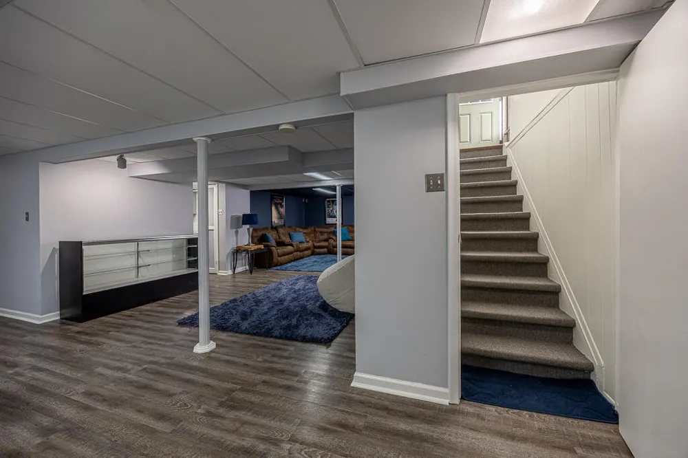 18233 Matthew Drive Clinton, MI 48035