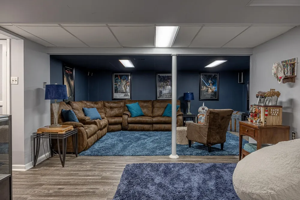 18233 Matthew Drive Clinton, MI 48035