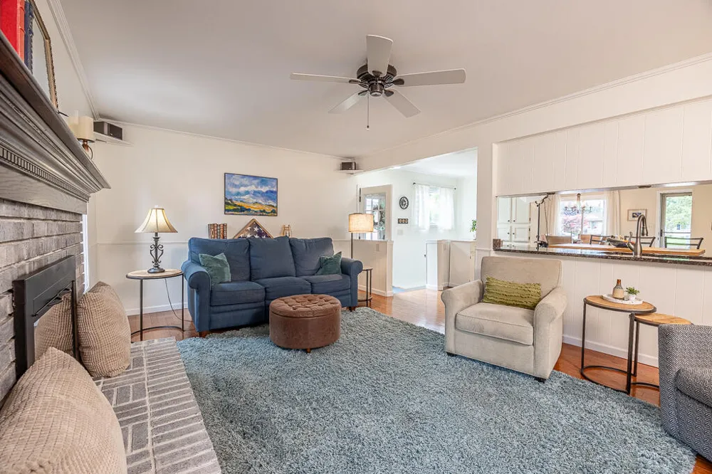 18233 Matthew Drive Clinton, MI 48035