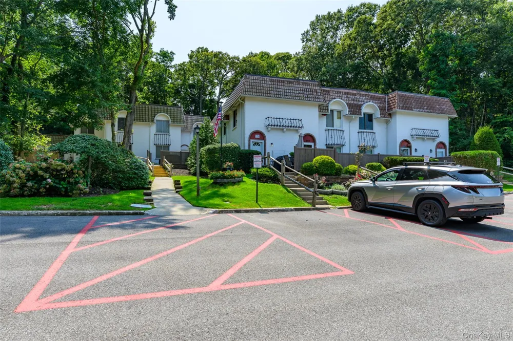 297 Brettonwoods Drive Coram, NY 11727