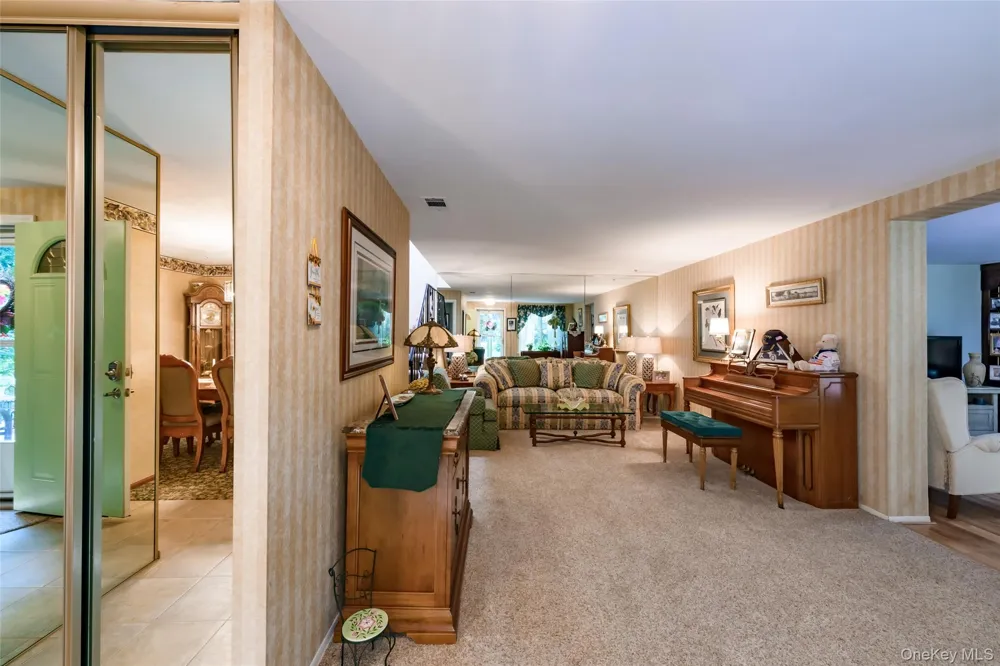 297 Brettonwoods Drive Coram, NY 11727