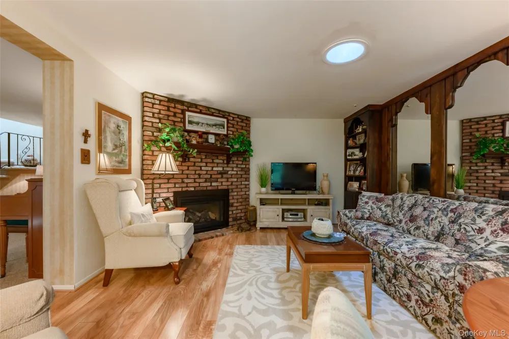 297 Brettonwoods Drive Coram, NY 11727