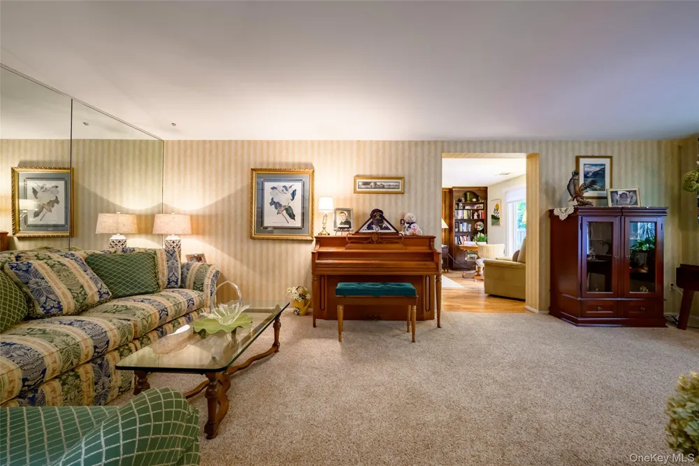 297 Brettonwoods Drive Coram, NY 11727