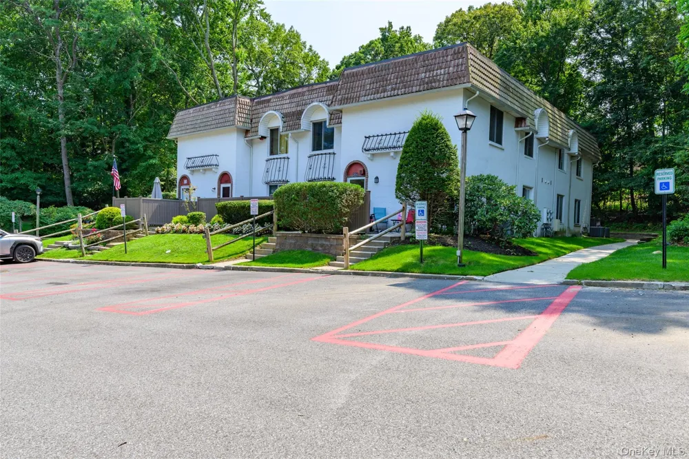 297 Brettonwoods Drive Coram, NY 11727