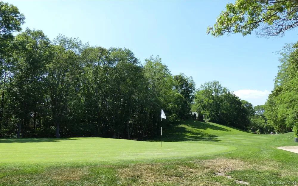 297 Brettonwoods Drive Coram, NY 11727