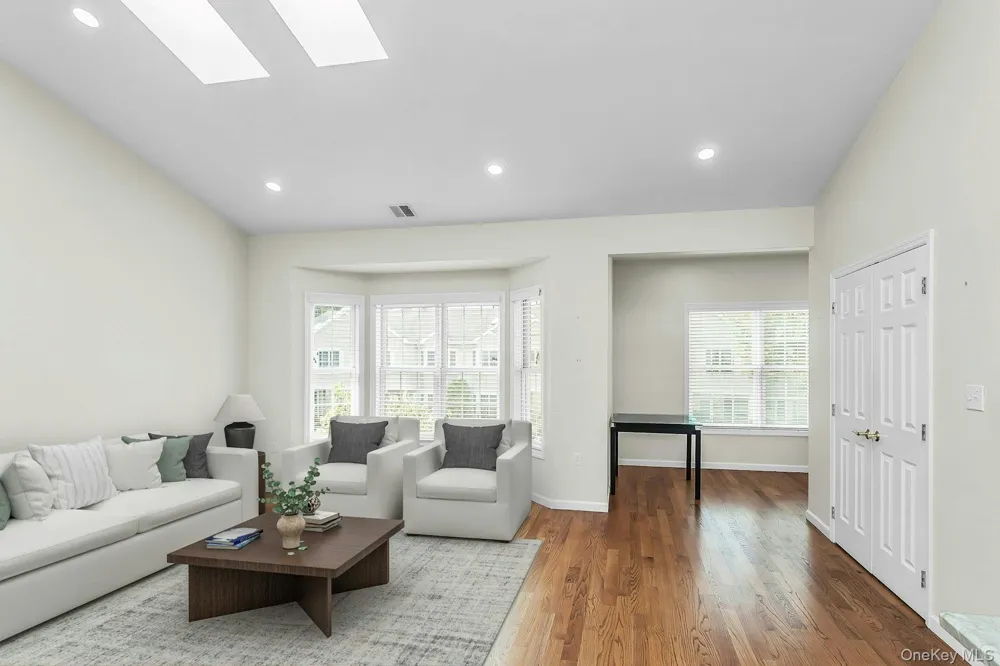 74 Miro Place Port Washington, NY 11050
