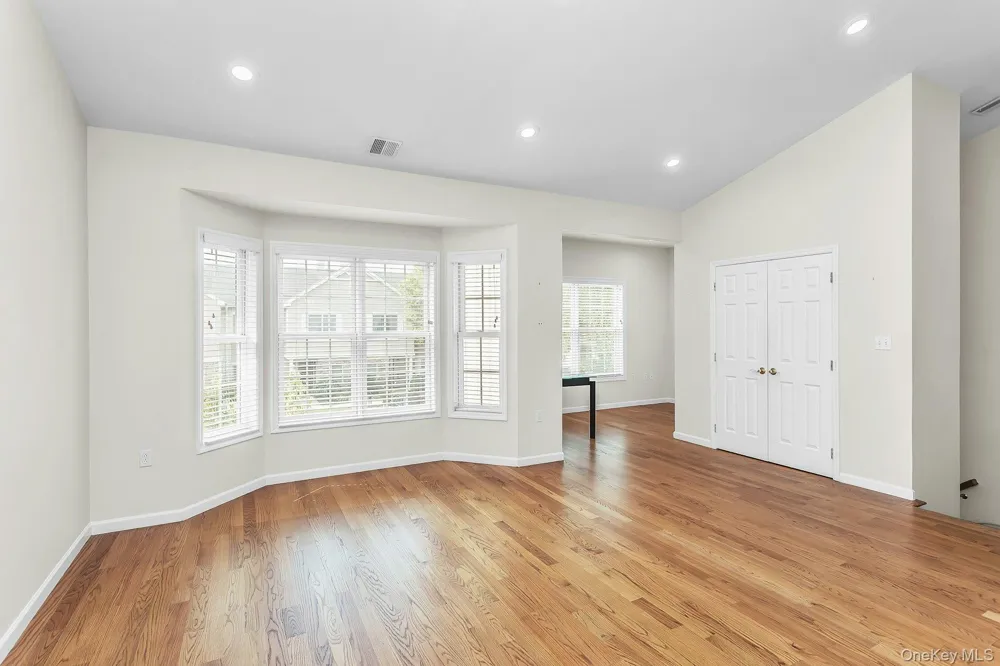 74 Miro Place Port Washington, NY 11050