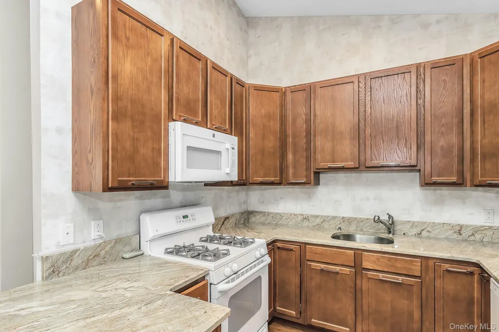 74 Miro Place Port Washington, NY 11050