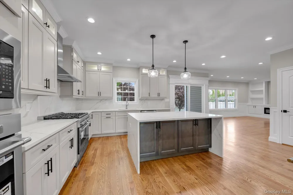 2351 Amherst Street East Meadow, NY 11554