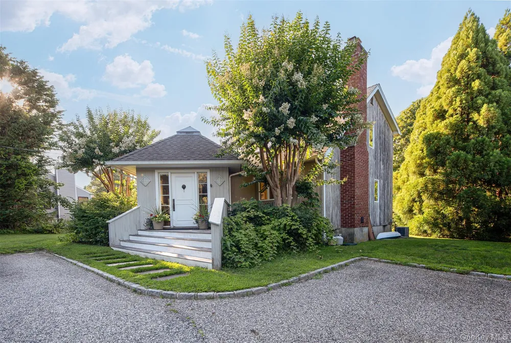 33 Hilltop Road Southampton, NY 11968
