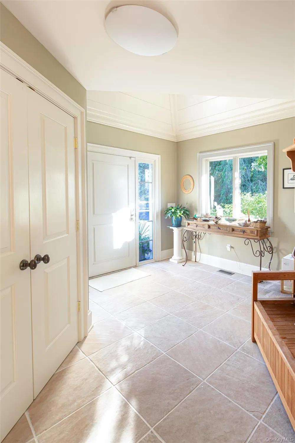 33 Hilltop Road Southampton, NY 11968