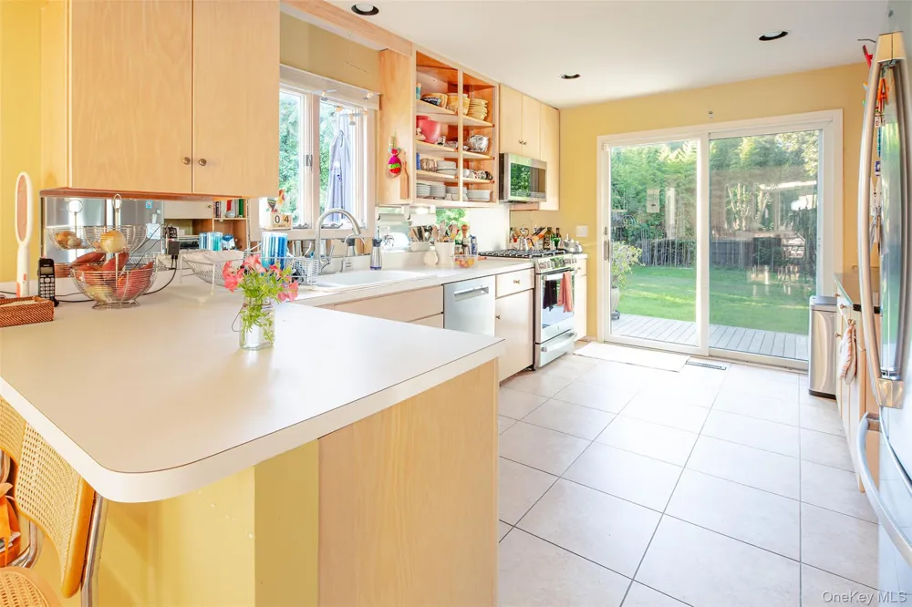 33 Hilltop Road Southampton, NY 11968