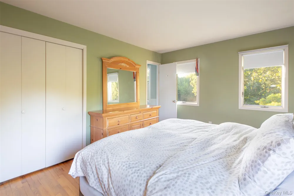 33 Hilltop Road Southampton, NY 11968