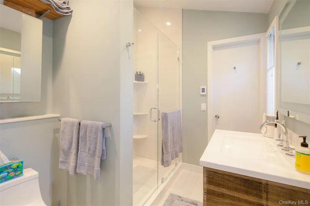 33 Hilltop Road Southampton, NY 11968