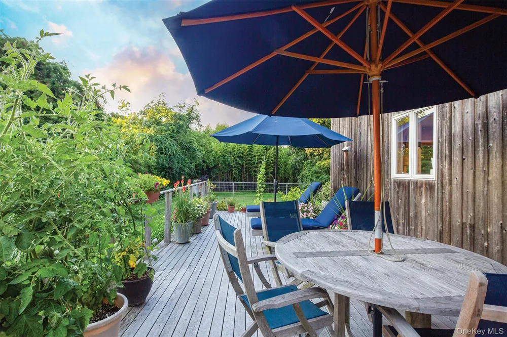 33 Hilltop Road Southampton, NY 11968