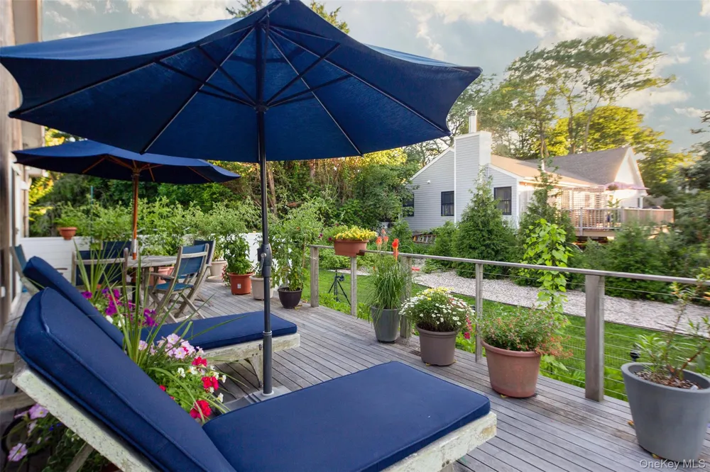 33 Hilltop Road Southampton, NY 11968