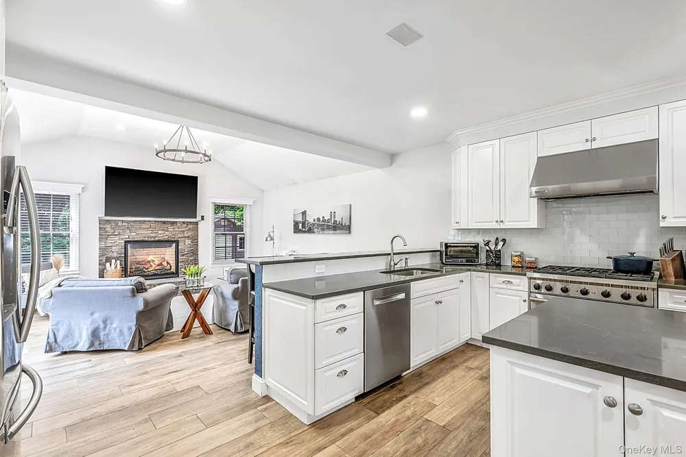 121 Bayway Avenue Bay Shore, NY 11706