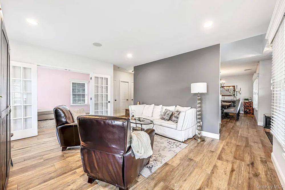 121 Bayway Avenue Bay Shore, NY 11706