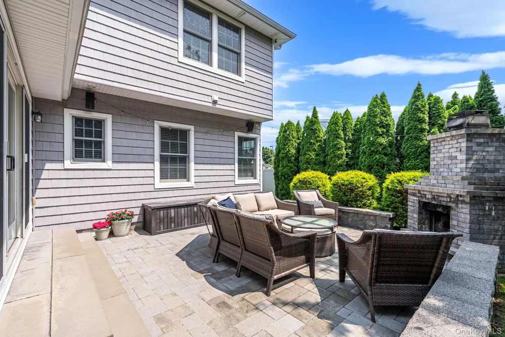 121 Bayway Avenue Bay Shore, NY 11706