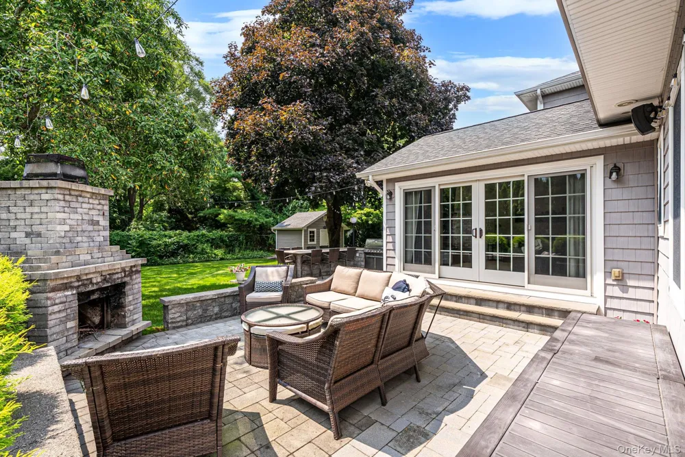 121 Bayway Avenue Bay Shore, NY 11706