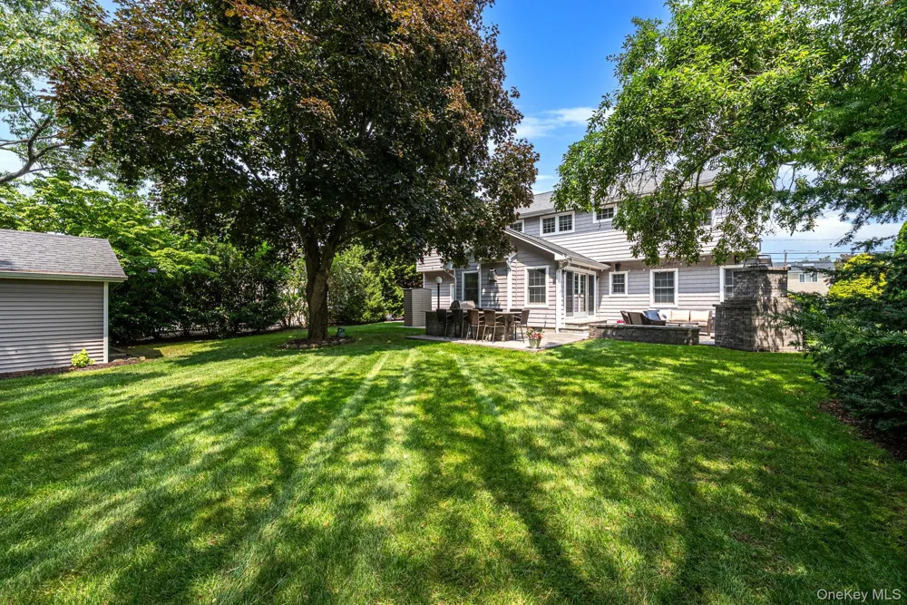 121 Bayway Avenue Bay Shore, NY 11706