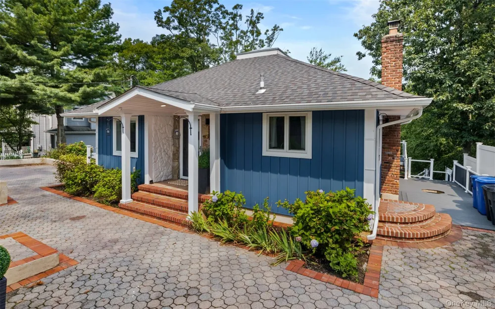 39 Potter Lane Halesite, NY 11743