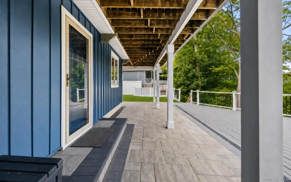 39 Potter Lane Halesite, NY 11743