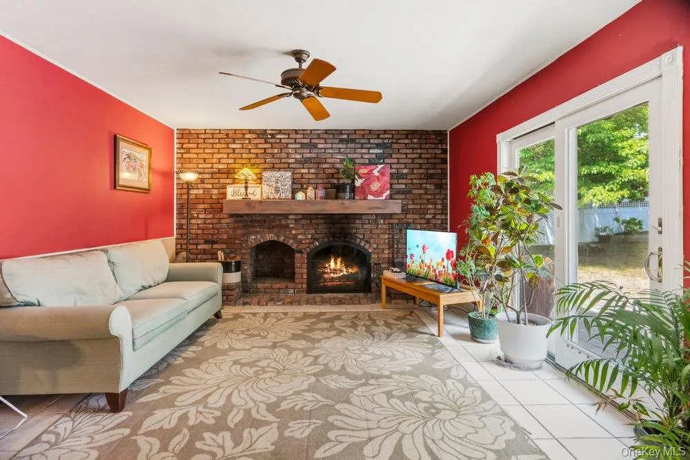 9 Dillmont Drive Smithtown, NY 11787