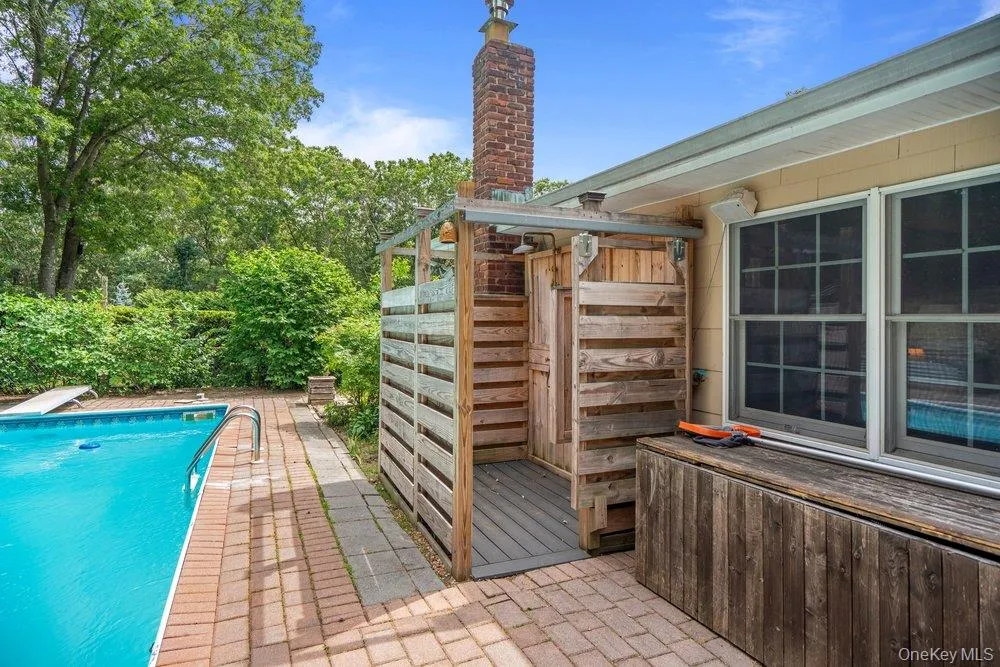 9 Dillmont Drive Smithtown, NY 11787
