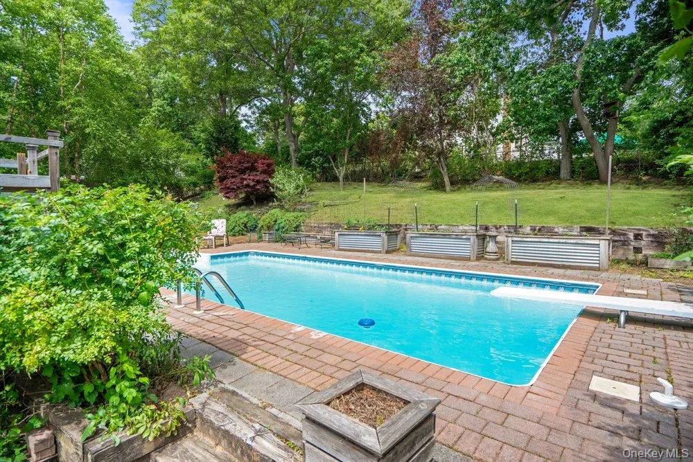 9 Dillmont Drive Smithtown, NY 11787
