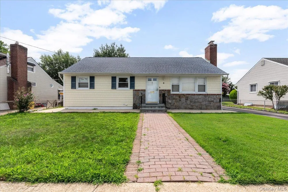 4 Cecil Place Hicksville, NY 11801