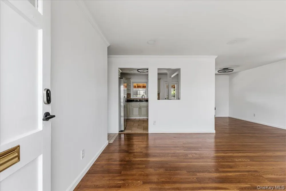 4 Cecil Place Hicksville, NY 11801