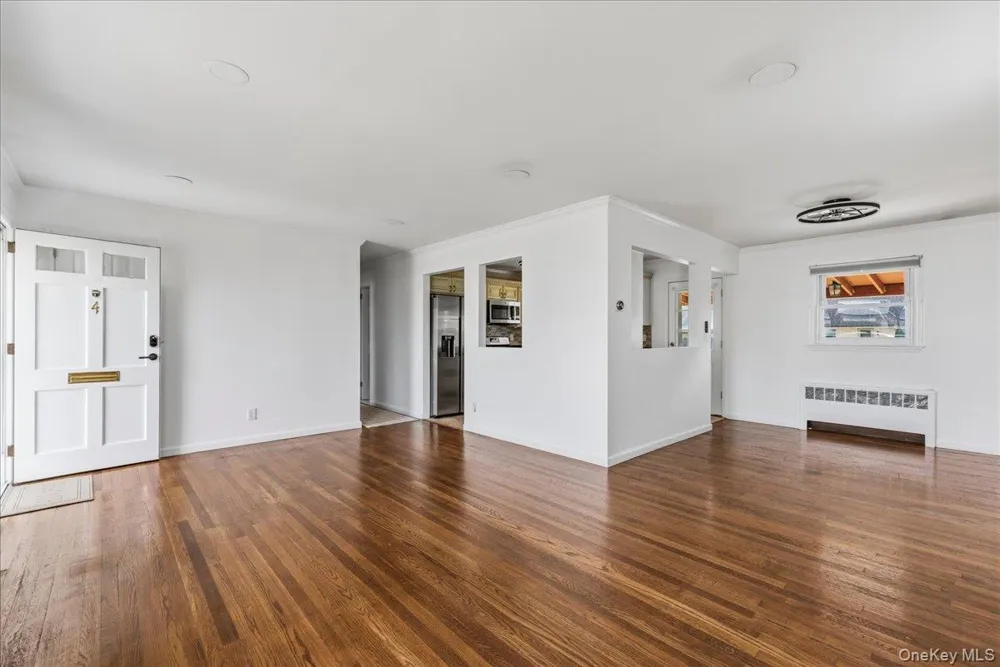 4 Cecil Place Hicksville, NY 11801
