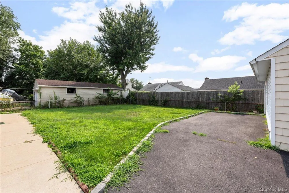 4 Cecil Place Hicksville, NY 11801