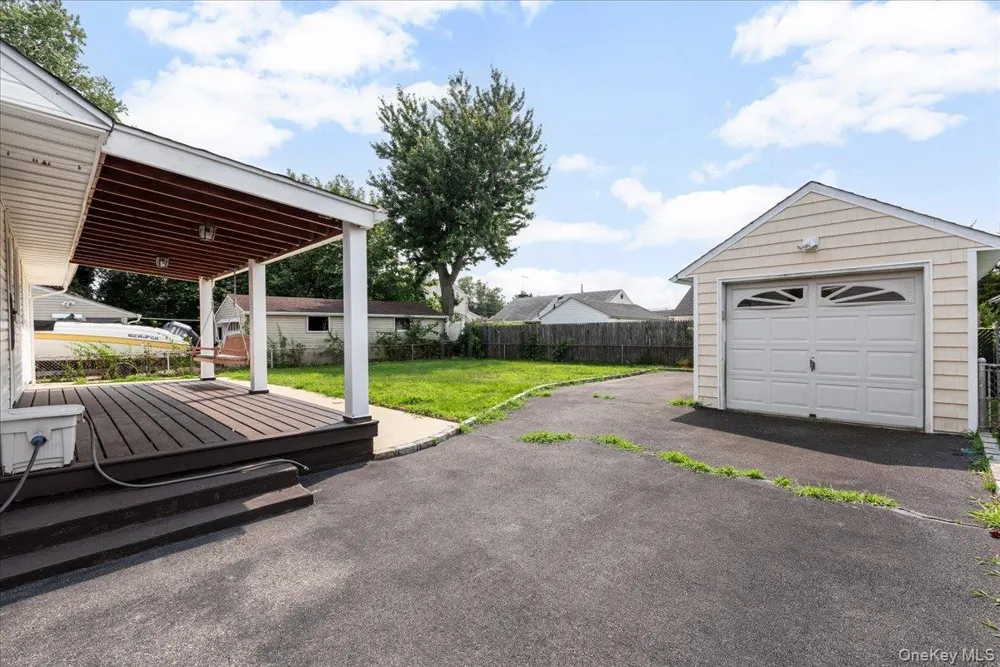 4 Cecil Place Hicksville, NY 11801