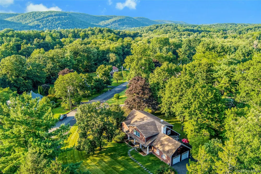 10 Linda Drive Suffern, NY 10901