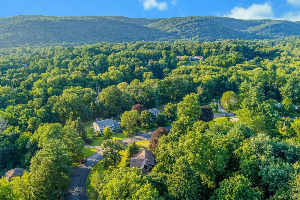10 Linda Drive Suffern, NY 10901