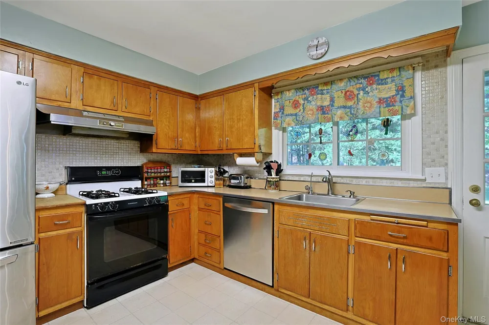 10 Linda Drive Suffern, NY 10901