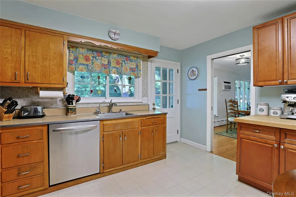 10 Linda Drive Suffern, NY 10901