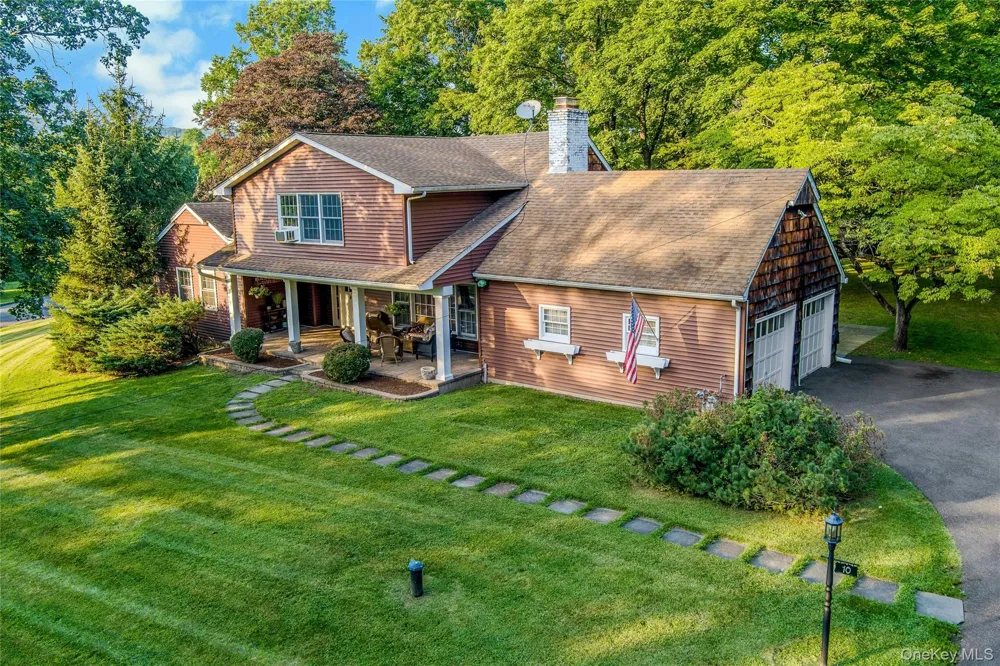 10 Linda Drive Suffern, NY 10901