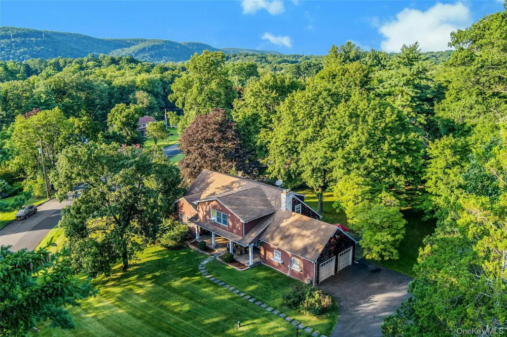 10 Linda Drive Suffern, NY 10901